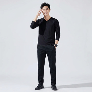 Camiseta de manga larga para hombre de alta calidad al por mayor, 100% algodón, holgada, de color sólido, con cuello en V, con logotipo personalizado. - Product Image 1