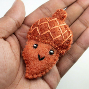 Mini-gland en feutre fait main, mignon, en laine 100% artisanale, équitable, pour enfant - Product Image 4