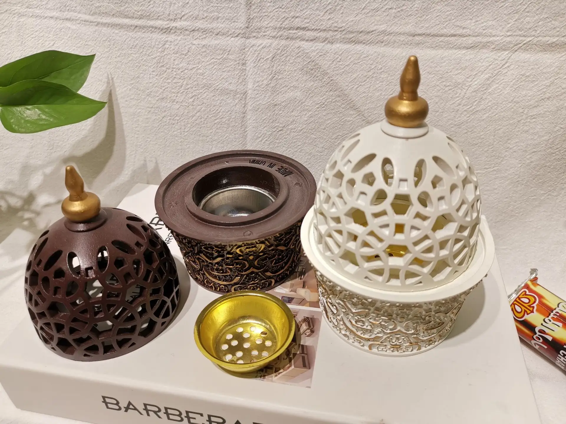 Luxury Calligraphy Style Closed Resin Incense Burner Home Office Decor Arabian Incense Bakhoor Burner Mabkhara 