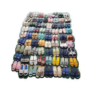 Pantuflas de Goma de Uso Diario, Zapatos de Segunda Mano, Fardos al Kilo, Venta al Por Mayor para Hombres y Mujeres en África - Product Image 1
