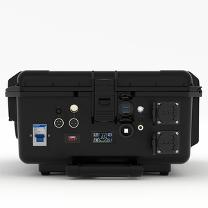 Station d'alimentation solaire portable 5000W avec LED intégrée à intensité variable et sorties AC/DC/USB PD pour le camping et les situations d'urgence - Product Image 3