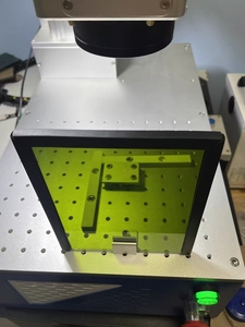 Nouvelle plaque filtrante de protection enveloppante pour laser à fibre 1064 nm pour machine de marquage - Product Image 4