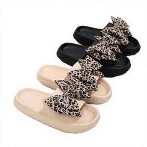 Pantuflas de Verano Cómodas con Suela Gruesa de EVA para Mujer, Diseño de Leopardo, Tendencia de Moda - Product Image 2