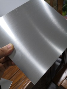 Feuille d'aluminium 1060 1100 3003 6061 7075 5052 1-6 mm T6 revêtue pour cadre de meubles, étagère de présentation, pliage, soudage, tolérance de 1% - Product Image 1