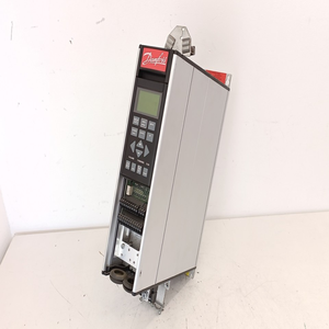 Danfoss 175Z0535 VLT5001PT5B20EBR3DLF10A00C0 Disponible en Stock - Product Image 1