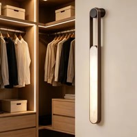 Applique murale LED verticale de luxe en acier inoxydable et marbre, luminaire décoratif pour projets hôteliers et décoration intérieure
