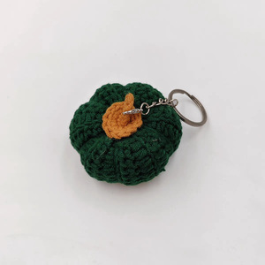 Porte-clés en forme de <span class=keywords><strong>citrouille</strong></span> en crochet fait main coloré, breloques en laine tricotée en forme de <span class=keywords><strong>citrouille</strong></span> pour la décoration d'Halloween, accessoires de sac, cadeaux de fête - Product Image 4