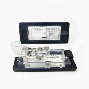 Lumière de plaque d'immatriculation Vw 5N0943021, fixation par vis en plastique pour Passat Octavia Superb Yeti Polo Touareg Jetta - Product Image 2