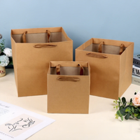 Sacs cadeaux carrés biodégradables en papier kraft de plusieurs tailles avec impression offset pour l'emballage de bougies artisanales, gâteaux, pâtisseries et poupées