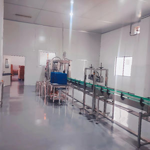 Machine <span class=keywords><strong>de</strong></span> remplissage <span class=keywords><strong>de</strong></span> bouteilles d'<span class=keywords><strong>eau</strong></span> <span class=keywords><strong>de</strong></span> jus à bas prix <span class=keywords><strong>de</strong></span> vente directe d'usine à grande vitesse remplisseur <span class=keywords><strong>de</strong></span> haute précision pour les petites entreprises - Product Image 5