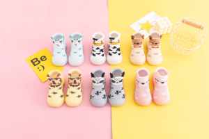 Scarpe per i <span class=keywords><strong>primi</strong></span> <span class=keywords><strong>passi</strong></span> dei bambini, tessuto lavorato a maglia traspirante, vestibilità comoda e traspirante, calzature unisex pratiche per l'uso quotidiano - Product Image 2