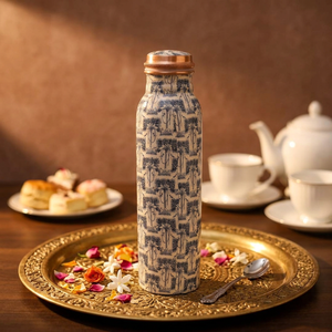 Bouteille en cuivre ayurvédique Meena Artwork, bouteille ayurvédique en cuivre avec impression mandala, bouteille d'eau en cuivre pur 1L, design mandala - Product Image 1