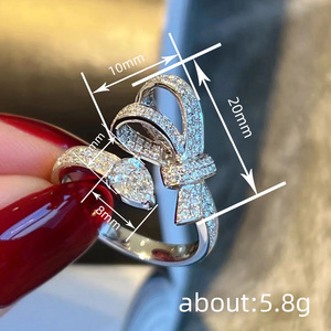 Anello Asimmetrico con Fiocco e Zircone a Goccia per Donne, Gioiello da Dito Scintillante e Delicato - Product Image 4