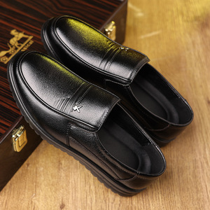 Mocasines de Hombre con Punta Redonda, Parte Superior de PU, Suela de Goma, Forro de Felpa, Diseño Sólido, Transpirables, para Todas las Temporadas - Product Image 3