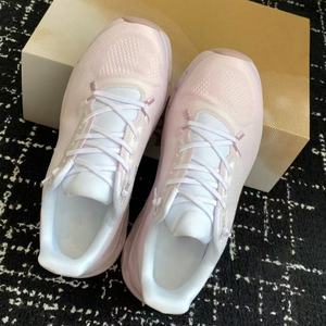 Chaussures de sport de luxe pour hommes, respirantes, antidérapantes, tendance, pour la course à pied - Product Image 2