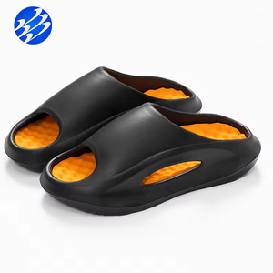 <span class=keywords><strong>2026</strong></span> Yeni Moda Yazlık Dış Mekan Giysisi Kalın Taban Kaymaz Erkek Spor Pantufa Terlik Hafif Rahat Terlikler - Product Image 1