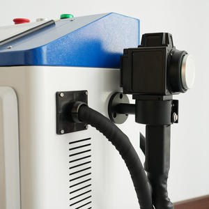 200W 300W Mesin Pembersih Laser Portabel Tipe Koper untuk Menghilangkan Karat pada Suku Cadang Mobil, Sasis Truk, Mesin, dan Gearbox - Product Image 4