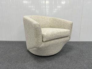 Vietnam Factory Direct Fauteuil pivotant Regal de luxe Mobilier rembourré de style contemporain pour le salon offre du confort - Product Image 5