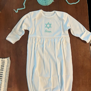 <span class=keywords><strong>Camicia</strong></span> <span class=keywords><strong>da</strong></span> <span class=keywords><strong>notte</strong></span> in <span class=keywords><strong>cotone</strong></span> puro bianco monogramma per bambini - Product Image 4