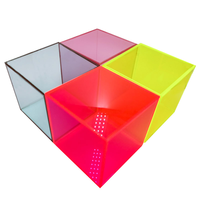 Vente en gros de cubes en acrylique coloré présentoir carré à 5 faces plateau en plexiglas support de magasin de détail boîte de présentation en lucite