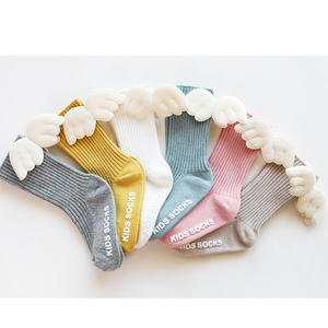 Adorabili citazioni calze di moda per bambini comode calze di cotone per bambini ali d'angelo calzini per bambini - Product Image 4