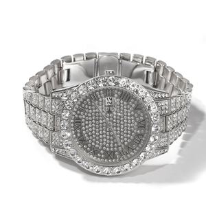Montres <span class=keywords><strong>de</strong></span> luxe en or plaqué hip-hop, serties <span class=keywords><strong>de</strong></span> micro-diamants CZ, vente en gros, bijoux pour hommes et femmes, montres à quartz numériques au poignet - Product Image 4