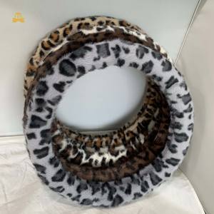 Housse de <span class=keywords><strong>volant</strong></span> en peluche motif léopard à la mode Housse de <span class=keywords><strong>volant</strong></span> universelle pour accessoires de voiture - Product Image 2