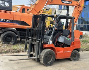 Buen estado Barato Toyota FD30 Carretilla elevadora usada Venta CALIENTE Niza Alta calidad 3T Carretilla elevadora diesel usada para la venta - Product Image 4