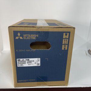 Servoamplificador de CA Mitsubishi MR-J4-700B - Product Image 1