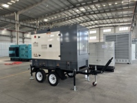 Générateur diesel silencieux mobile 50Hz 1500 tr/min 200 kW 250 kVA avec moteur DCEC-Cumm-ins 6LTAA8.9-G2 Newtec pour les expositions