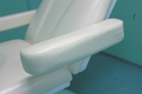 Table de massage de beauté multifonctionnelle et confortable électrique réglable pour salon de beauté pour spa professionnel
