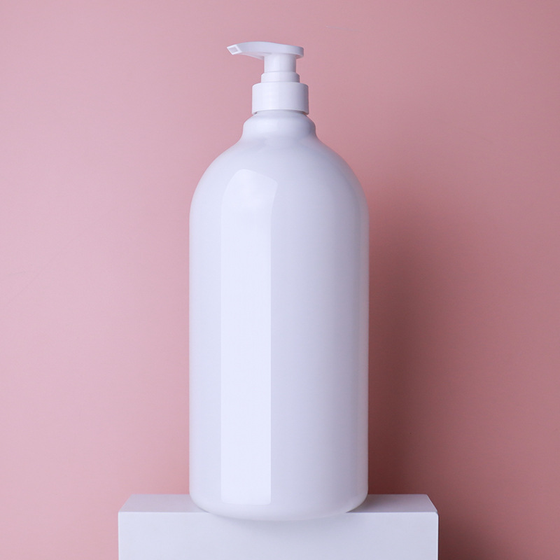 New Design 2L Plastic Shower Gel Bottle Large Capacity Round Shoulder Lotion Shampoo Bottle Cosmetics Packaging Plastic Bottle