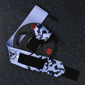 Muñequeras Deportivas Elásticas Transpirables con Logotipo Personalizado al por Mayor, Muñequeras de Gimnasio con Bucle para el Pulgar para Levantamiento de Pesas, Diseño Anime Berserk - Product Image 4
