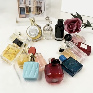 <span class=keywords><strong>Set</strong></span> Regalo di <span class=keywords><strong>Profumi</strong></span> Floreali Mini di Alta Qualità, Spray Portatile da <span class=keywords><strong>Donna</strong></span>, Profumo Duraturo in Flacone di Vetro Moderno e Lussuoso, Formato da Viaggio - Product Image 2