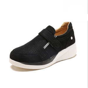 Vente en gros de chaussures de marche à talon compensé en maille et strass pour femmes baskets à paillettes respirantes et à enfiler - Product Image 6