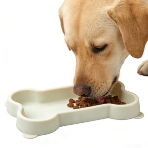 Assiette de nourrissage lent en silicone de qualité alimentaire pour chien, antidérapante, en forme d'os, pour chiens et chats - Product Image 5