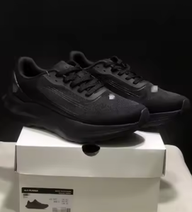 Scarpe da Corsa Casual 2026 Yoga Runner Ultra-Leggere di Lusso in Mesh per Uomo e Donna - Stile Celebrità - Product Image 3