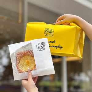 Sacs en papier kraft personnalisés recyclables pour la livraison de plats à emporter, sacs en papier pour boulangerie à fond carré avec votre propre logo - Product Image 3