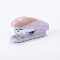 Mini Agrafeuse de Bureau Manuelle en Plastique Couleur Macaron, Compatible avec 24/6 Agrafes, Mignonne, pour l'École, le Bureau et le Journalisation