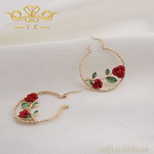 Aretes de Aro Grandes con Forma de Luna de Oro de 14K y Circonita, Precio de Fábrica al por Mayor, para Regalo de Boda - Product Image 3