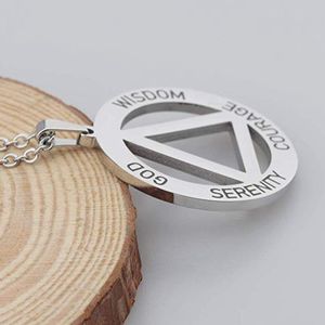MECYLIFE प्रेरणादायक साहस शांति हार वसूली गहने हार ज्यामितीय स्टेनलेस स्टील त्रिकोण हार - Product Image 2
