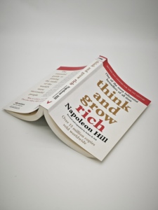 หนังสือพิมพ์นวนิยาย "คิดแล้วรวย" - Product Image 3