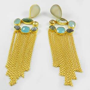 Pendientes Elegantes y Modernos para Mujer, Hechos a Mano por Diseñadores, con Cristal Blanco Druzy y Cristal Craquelado Aqua, Latón Chapado en Oro, Precio al por Mayor - Product Image 1