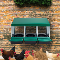 Nichoir à poules à 3 trous en métal vert avec système de collecte des œufs par roulement