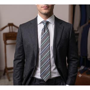 Corbata de Hombre Clásica Premium con Diseño Jacquard a Rayas Grises y Negras, Tacto de Seda, Poliéster, para Negocios, Bodas y Eventos Formales - Product Image 2