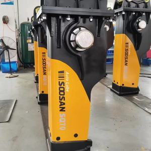 Martillo Hidráulico SQ 70 Tipo Caja con Sistema de Engrase Automático y Acumulador para Excavadoras de 16-21 Toneladas, Motor Incluido - Product Image 1