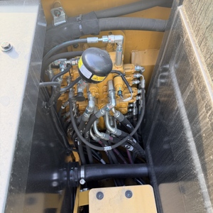 รถขุดมือสอง Cat 305.5e2 ขนาดกะทัดรัด ใช้งานง่าย ประหยัดน้ำมัน เหมาะสำหรับงานฟาร์มและงานก่อสร้างในเขตเทศบาล - Product Image 6