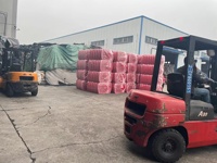 Fibre de polyester recyclée colorée pour tissus non tissés et feutres aiguilletés