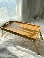 Plateau alimentaire multifonctionnel en bambou sur mesure avec pieds pliables et finition laquée pour cuisine, salon, fruits, boissons et outils