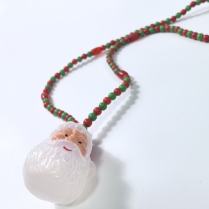 Collana Decorativa con Babbo Natale Luminoso a LED con Perline Rosse e Verdi per Feste di Capodanno e Natale - Product Image 3